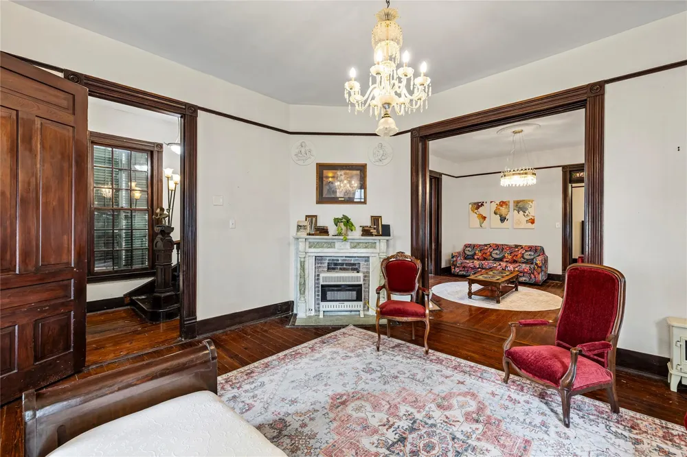 1807 Church Street Galveston, TX 77550