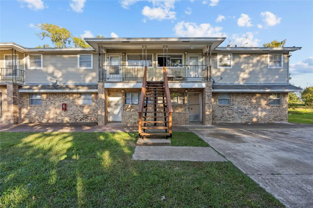 2729 Main Street Street #8 La Marque, TX 77568