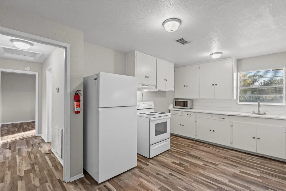 2729 Main Street Street #8 La Marque, TX 77568