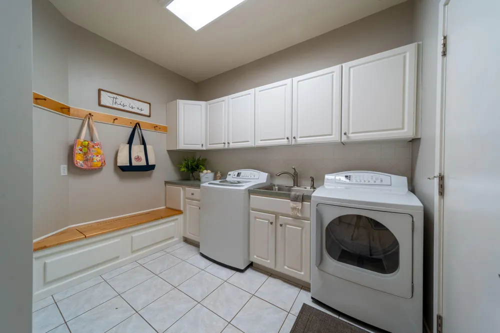 6274 Miramonte Drive NE Rockford, MI 49341