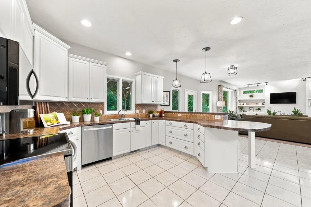 6274 Miramonte Drive NE Rockford, MI 49341
