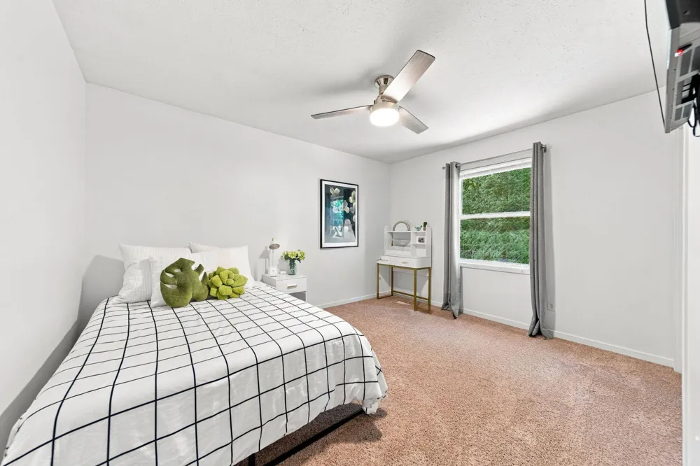 6274 Miramonte Drive NE Rockford, MI 49341