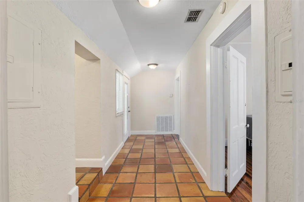 818 SE 3RD STREET ocala, FL 34471
