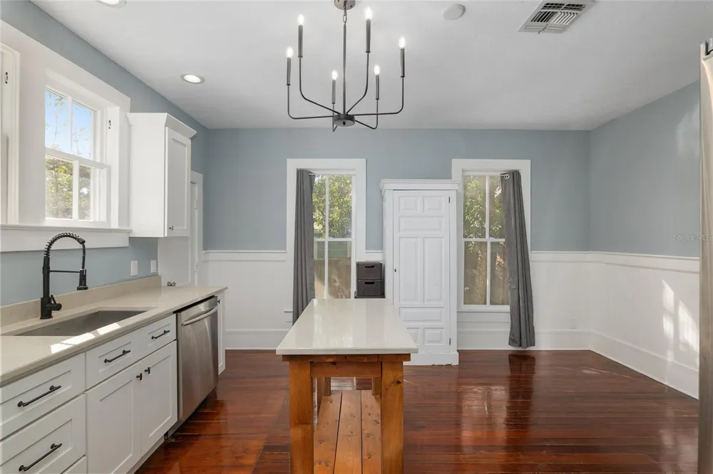 818 SE 3RD STREET ocala, FL 34471