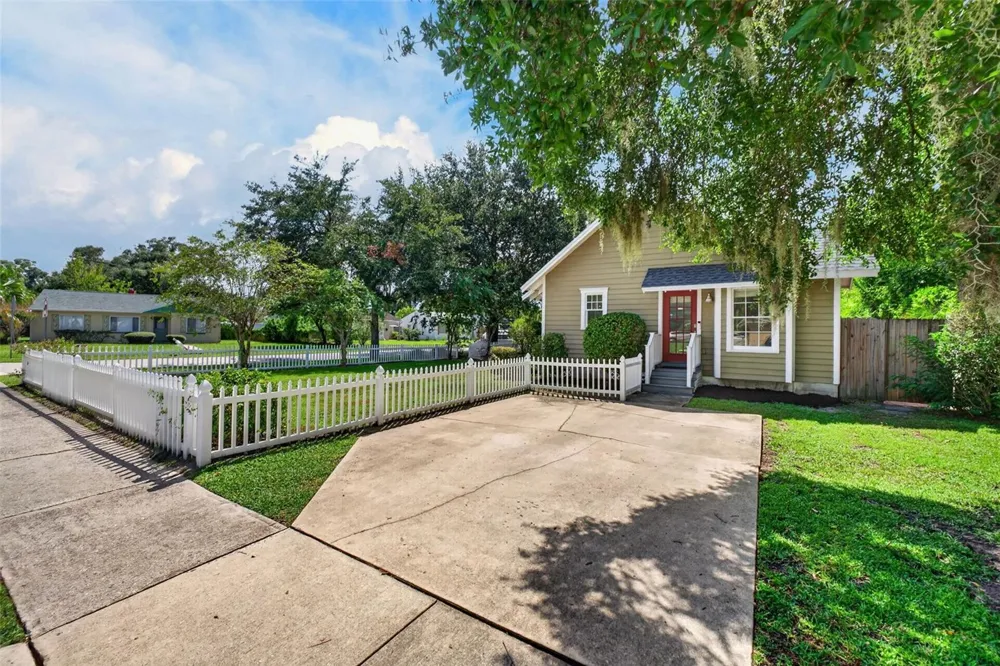 1601 BRYN MAWR STREET Orlando, FL 32804