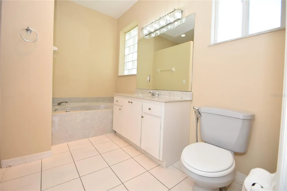 10 CRAMPTON COURT Palm Coast, FL 32137