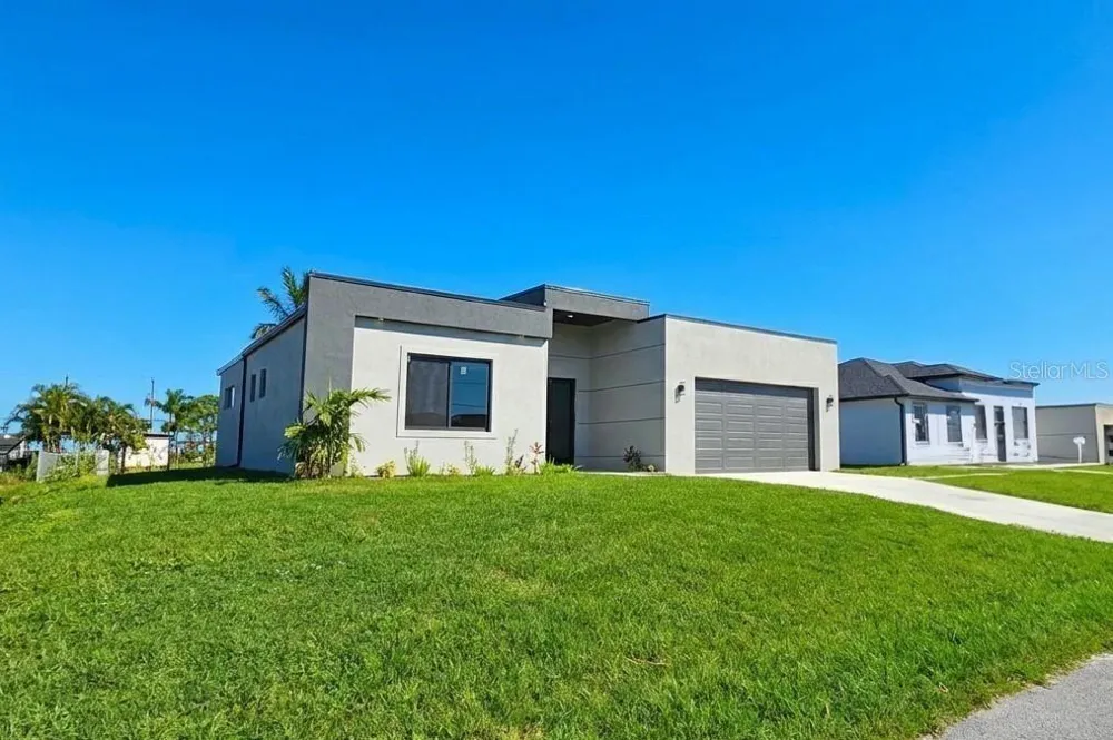 1027 KISMET PARKWAY W Cape Coral, FL 33993