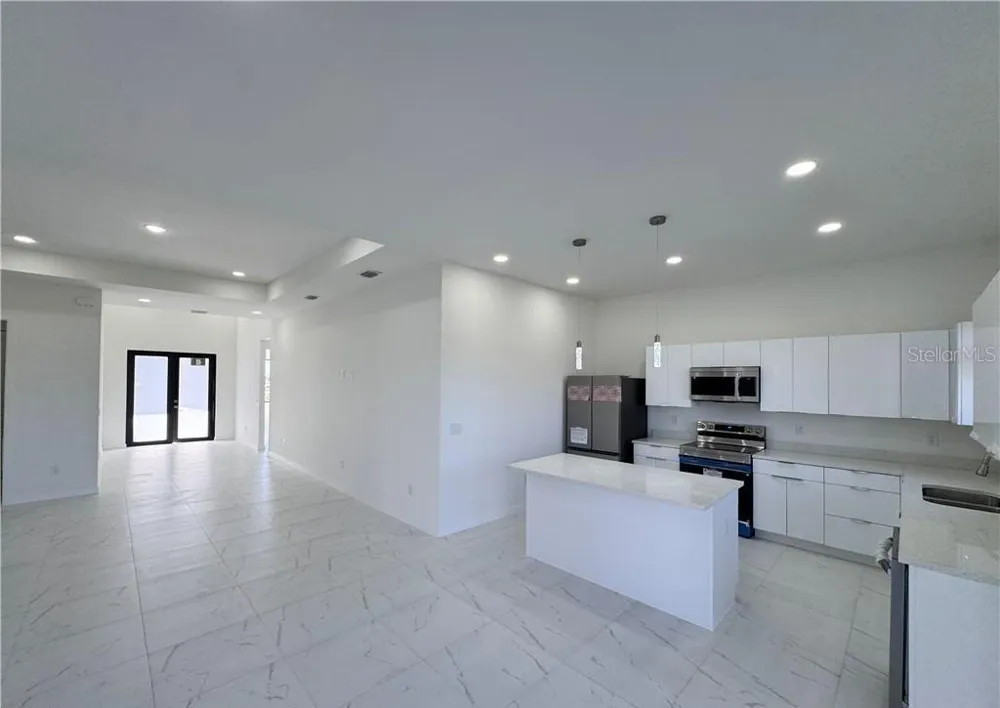 1027 KISMET PARKWAY W Cape Coral, FL 33993