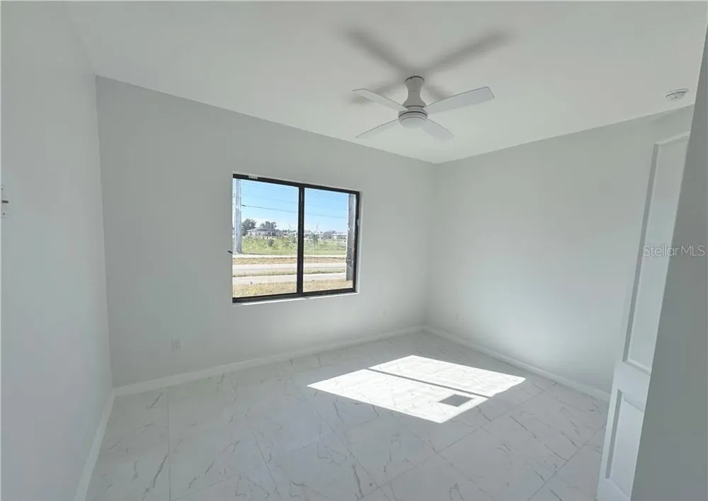 1027 KISMET PARKWAY W Cape Coral, FL 33993