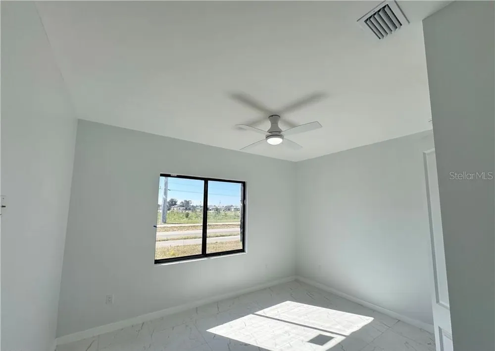 1027 KISMET PARKWAY W Cape Coral, FL 33993