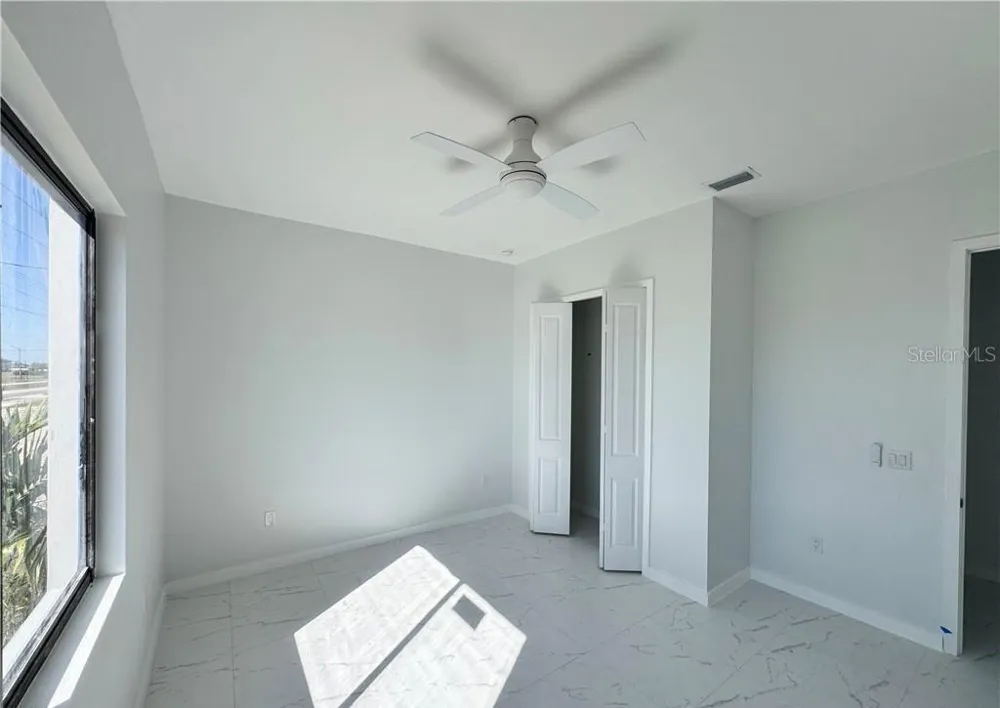 1027 KISMET PARKWAY W Cape Coral, FL 33993