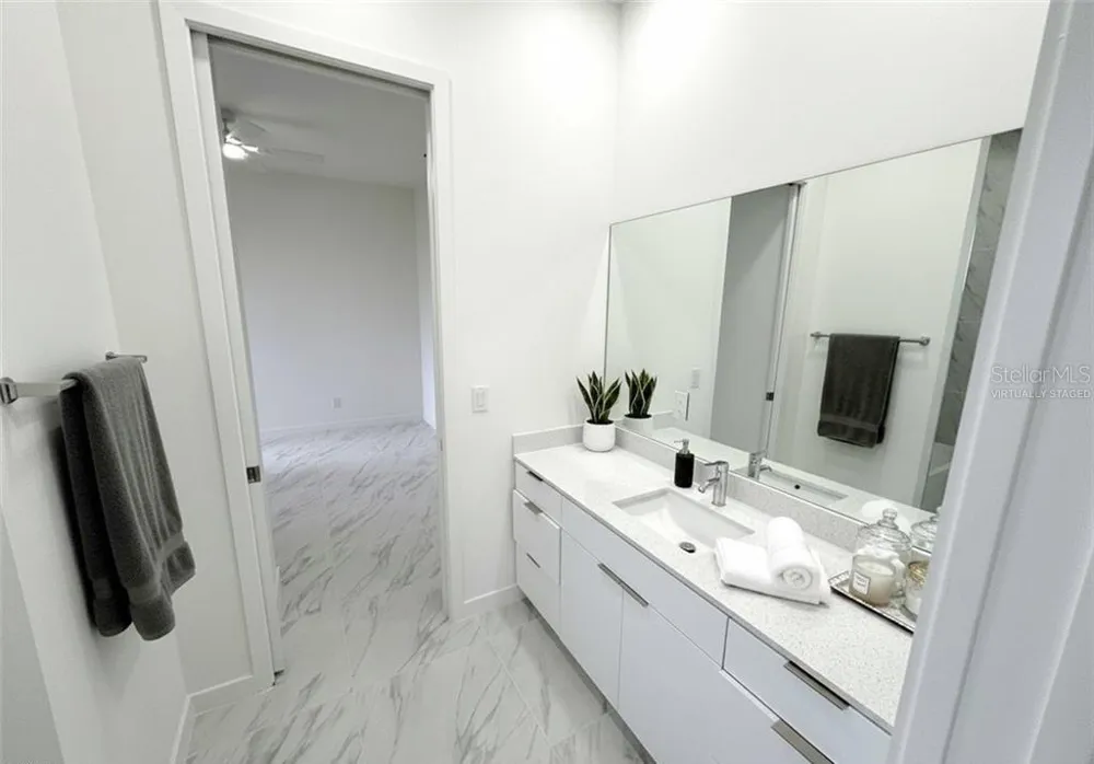 1027 KISMET PARKWAY W Cape Coral, FL 33993