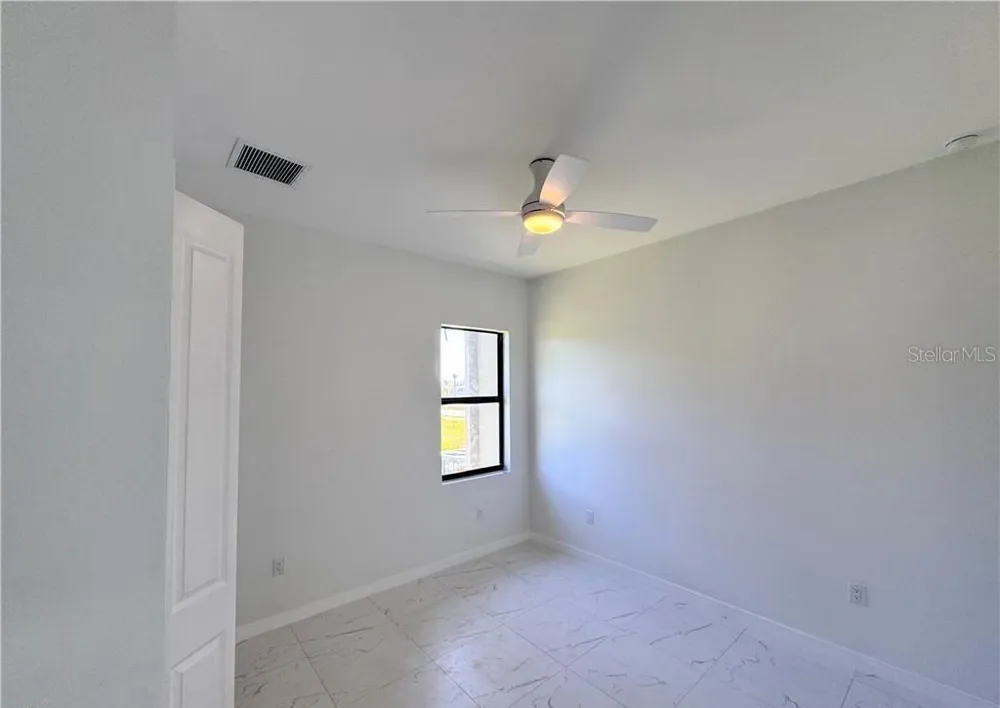 1027 KISMET PARKWAY W Cape Coral, FL 33993