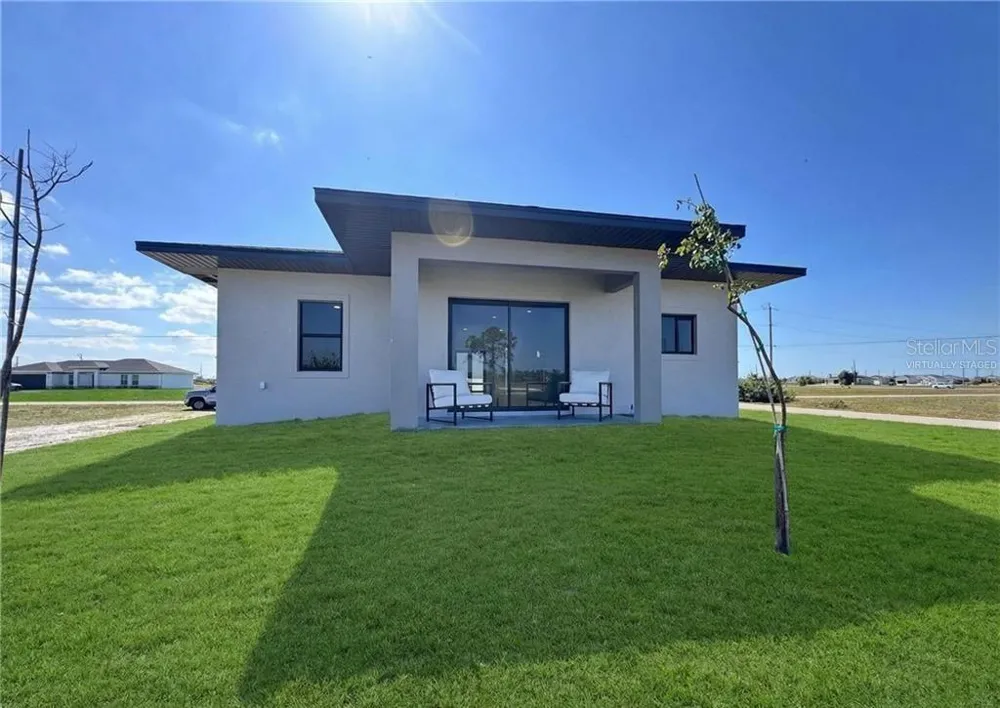 1027 KISMET PARKWAY W Cape Coral, FL 33993
