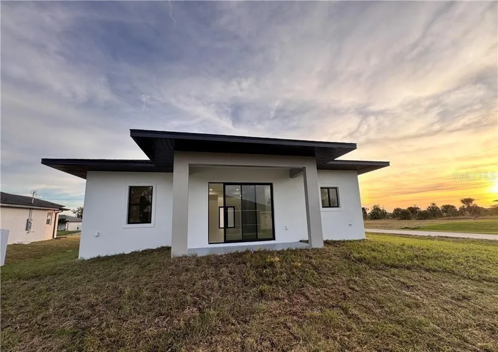 1027 KISMET PARKWAY W Cape Coral, FL 33993