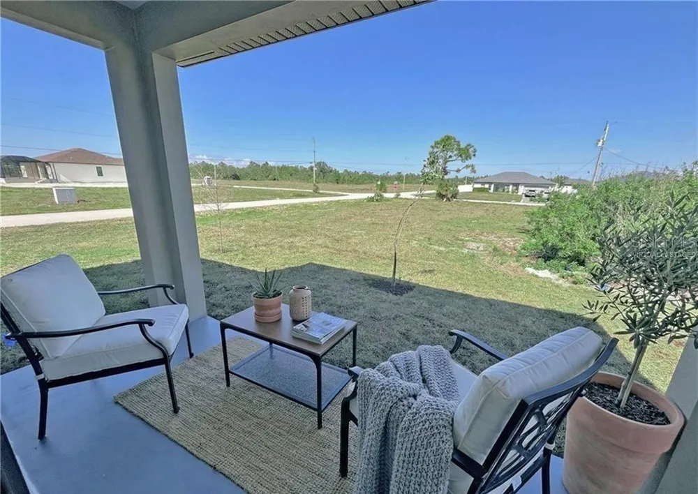 1027 KISMET PARKWAY W Cape Coral, FL 33993