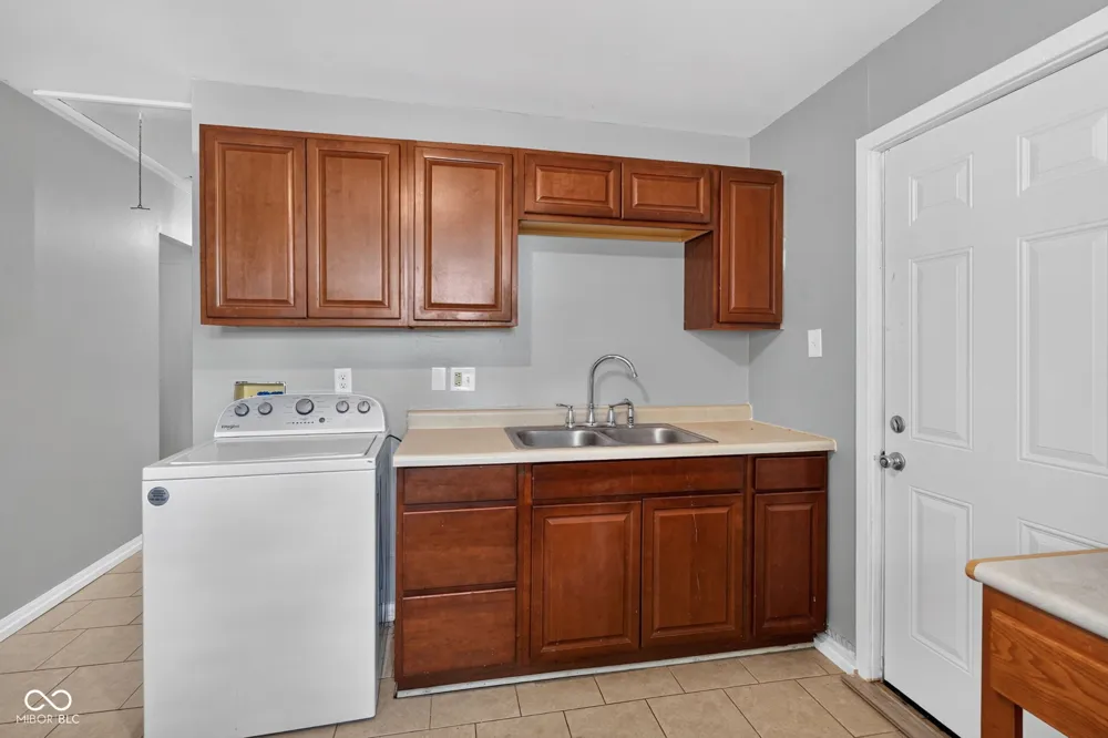 1515 E Mills Avenue Indianapolis, IN 46227
