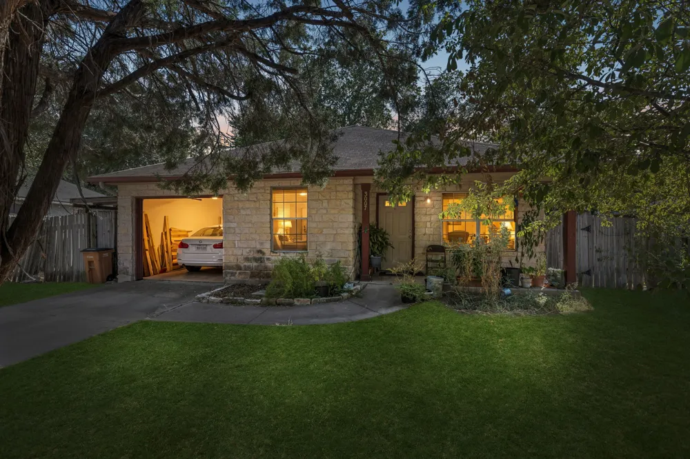 3007 E 4th Street Austin, TX 78702