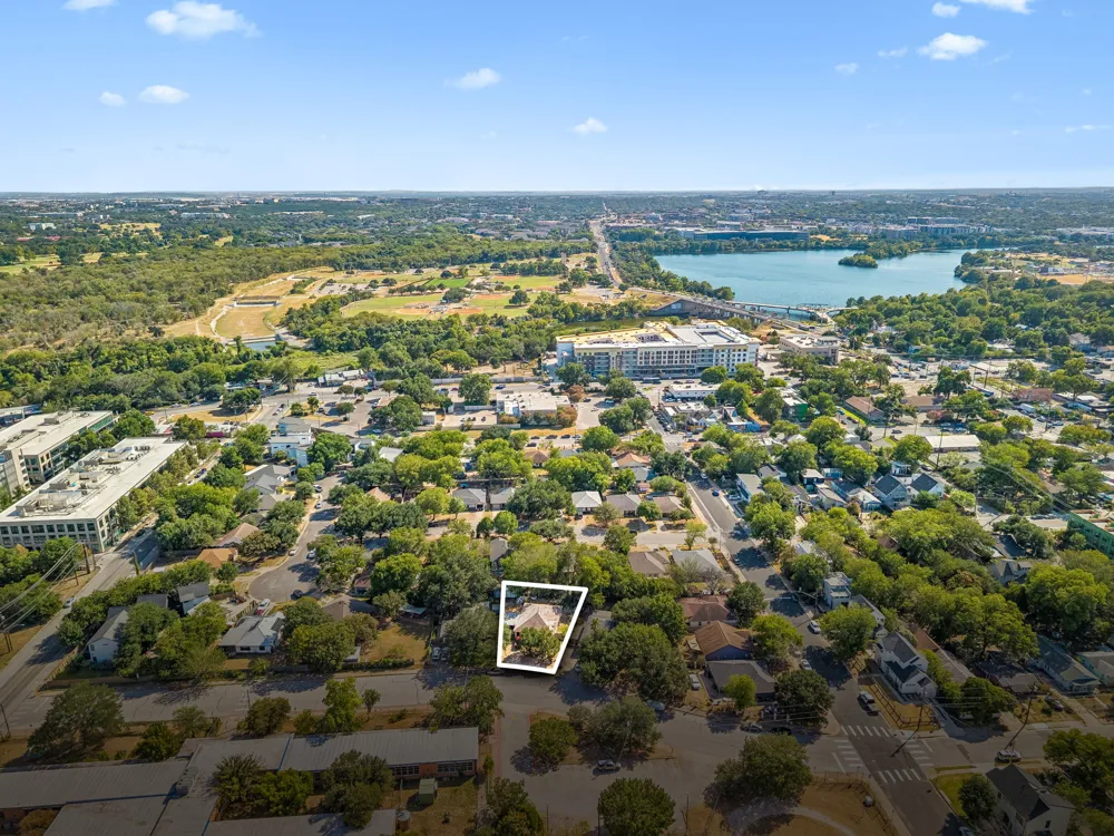 3007 E 4th Street Austin, TX 78702