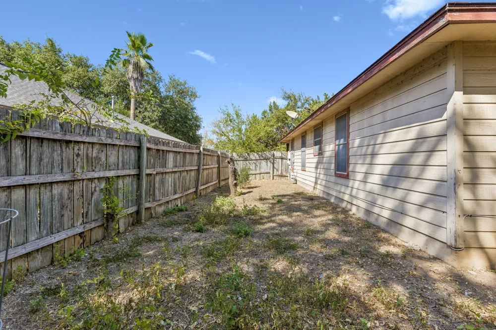 3007 E 4th Street Austin, TX 78702