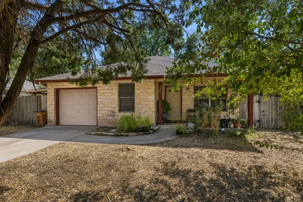 3007 E 4th Street Austin, TX 78702