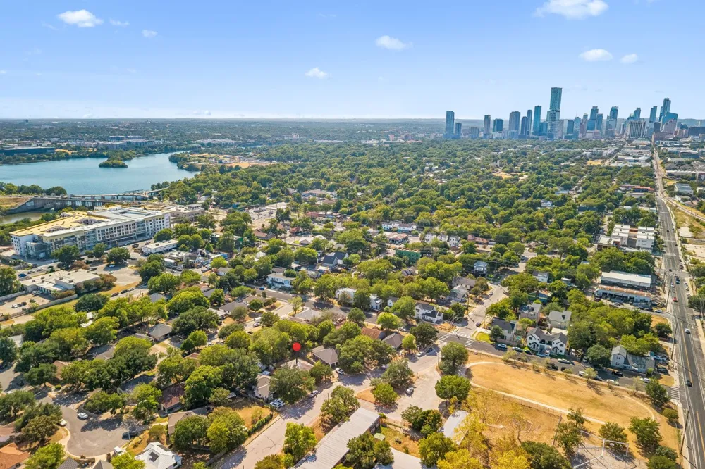 3007 E 4th Street Austin, TX 78702