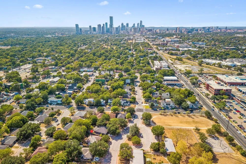 3007 E 4th Street Austin, TX 78702