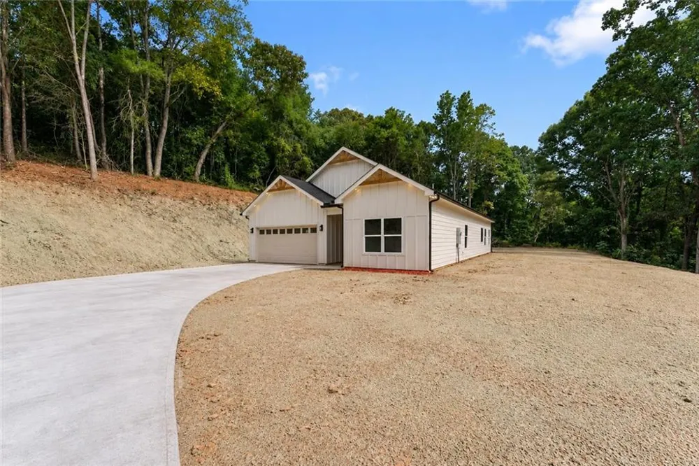 4635 Perry Rd Gainesville, GA 30506