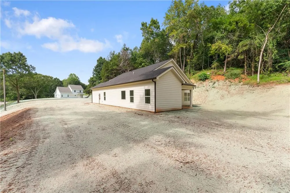 4635 Perry Rd Gainesville, GA 30506