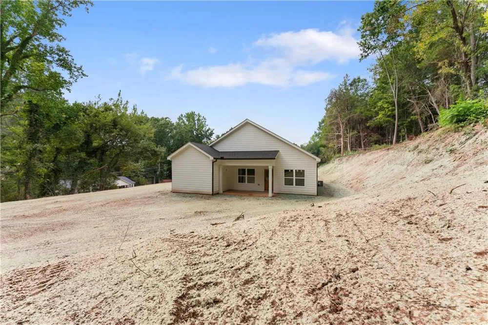 4635 Perry Rd Gainesville, GA 30506