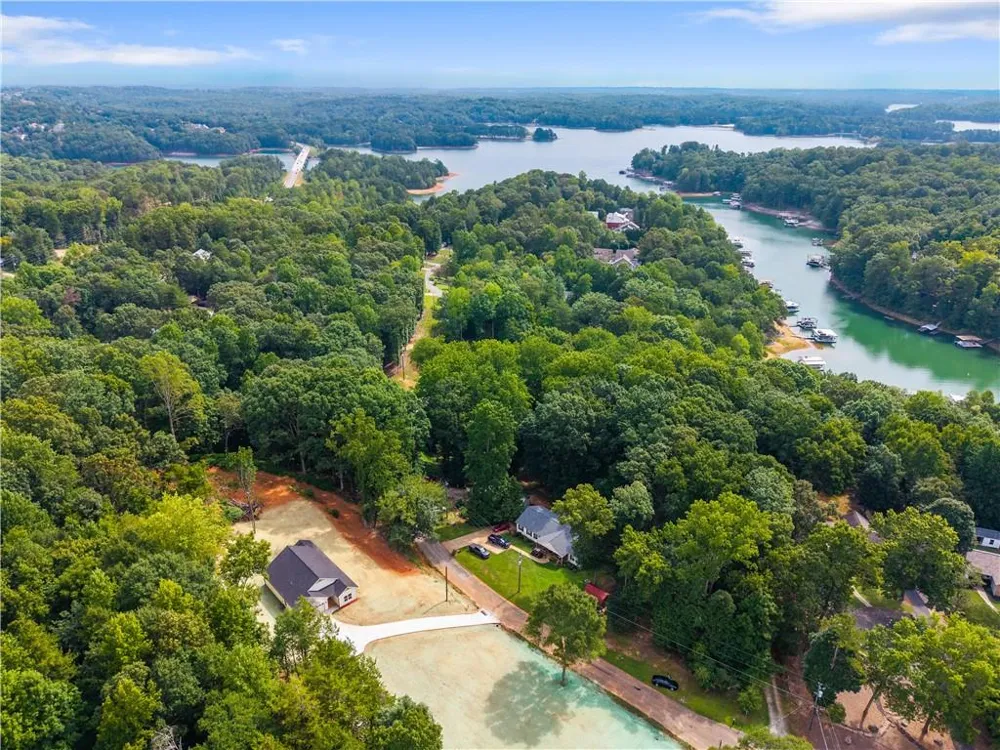 4635 Perry Rd Gainesville, GA 30506