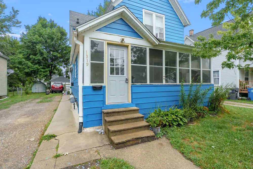 1319 Jackson Street Kalamazoo, MI 49001