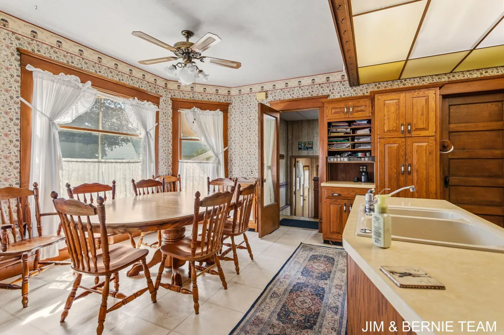 3185 104th Avenue Zeeland, MI 49464