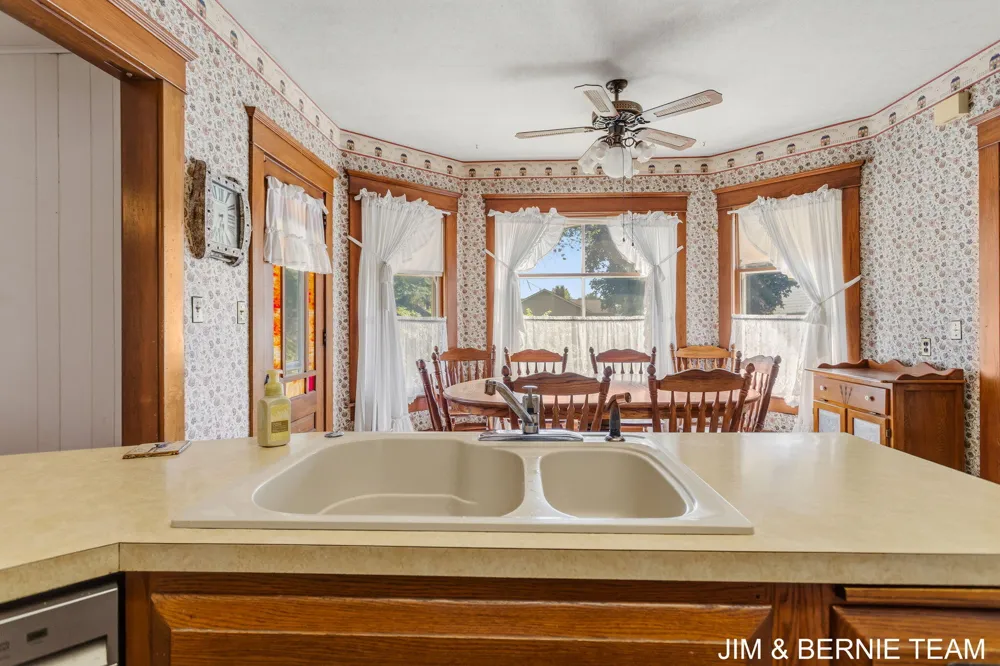3185 104th Avenue Zeeland, MI 49464