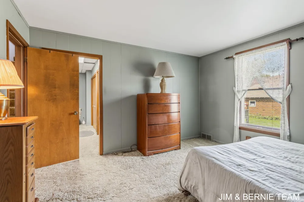 3185 104th Avenue Zeeland, MI 49464