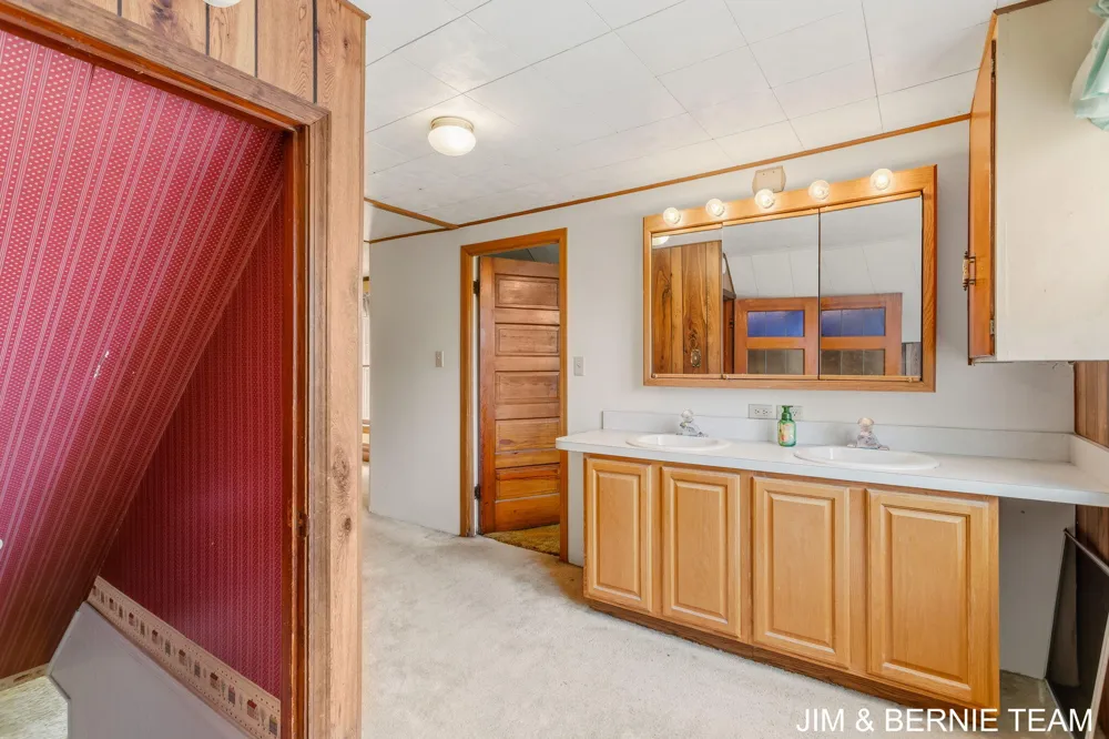 3185 104th Avenue Zeeland, MI 49464