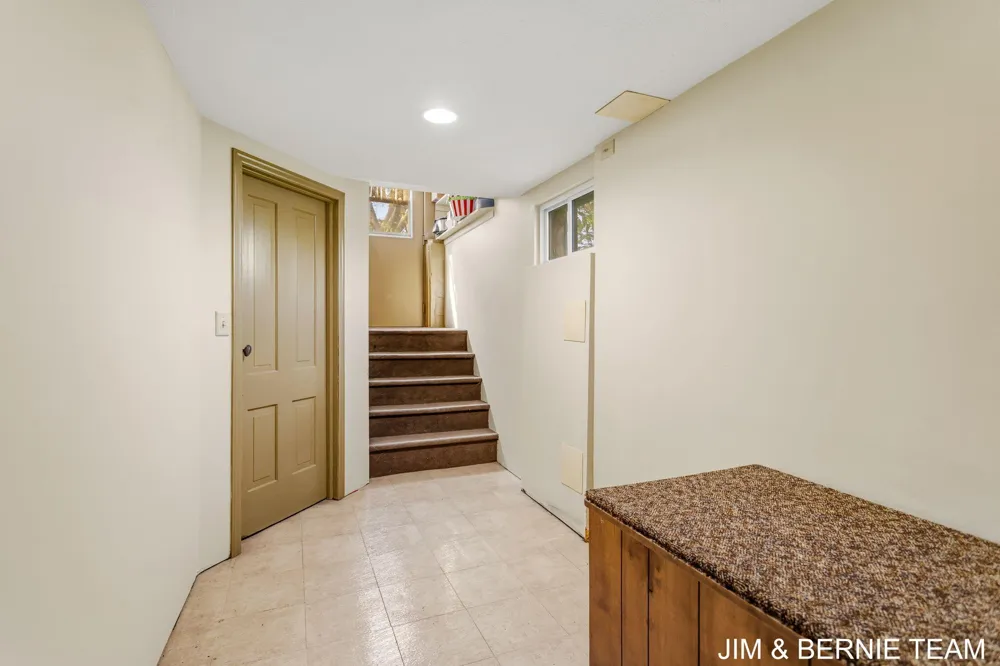 3185 104th Avenue Zeeland, MI 49464