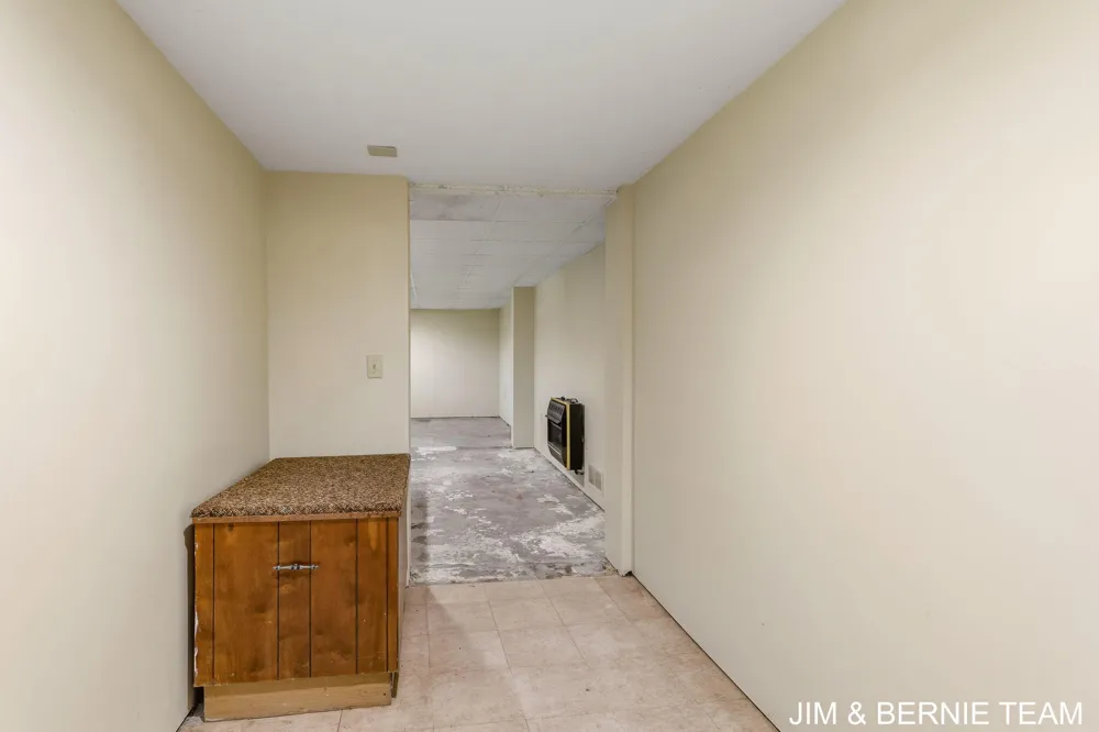 3185 104th Avenue Zeeland, MI 49464