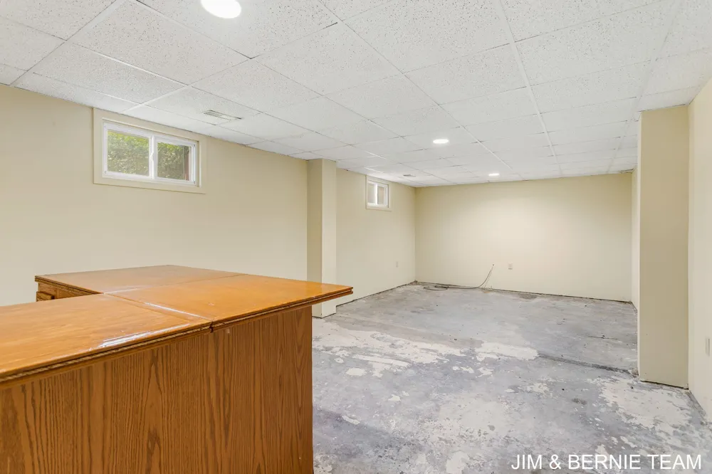 3185 104th Avenue Zeeland, MI 49464