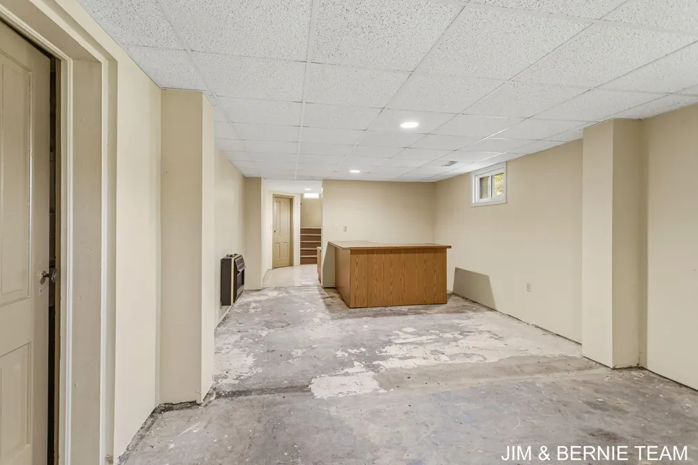 3185 104th Avenue Zeeland, MI 49464