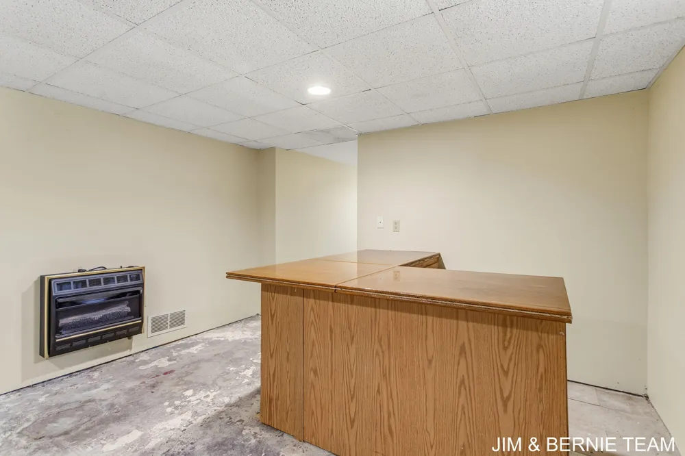 3185 104th Avenue Zeeland, MI 49464