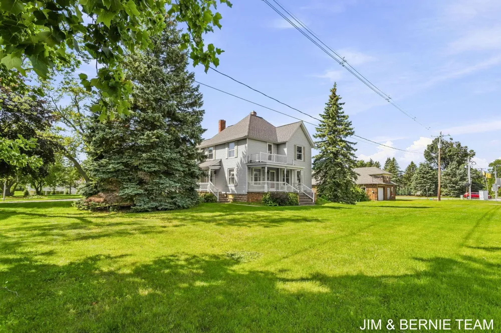 3185 104th Avenue Zeeland, MI 49464