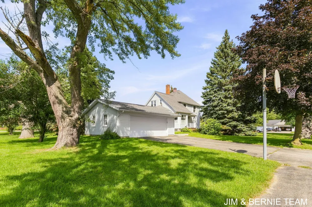 3185 104th Avenue Zeeland, MI 49464