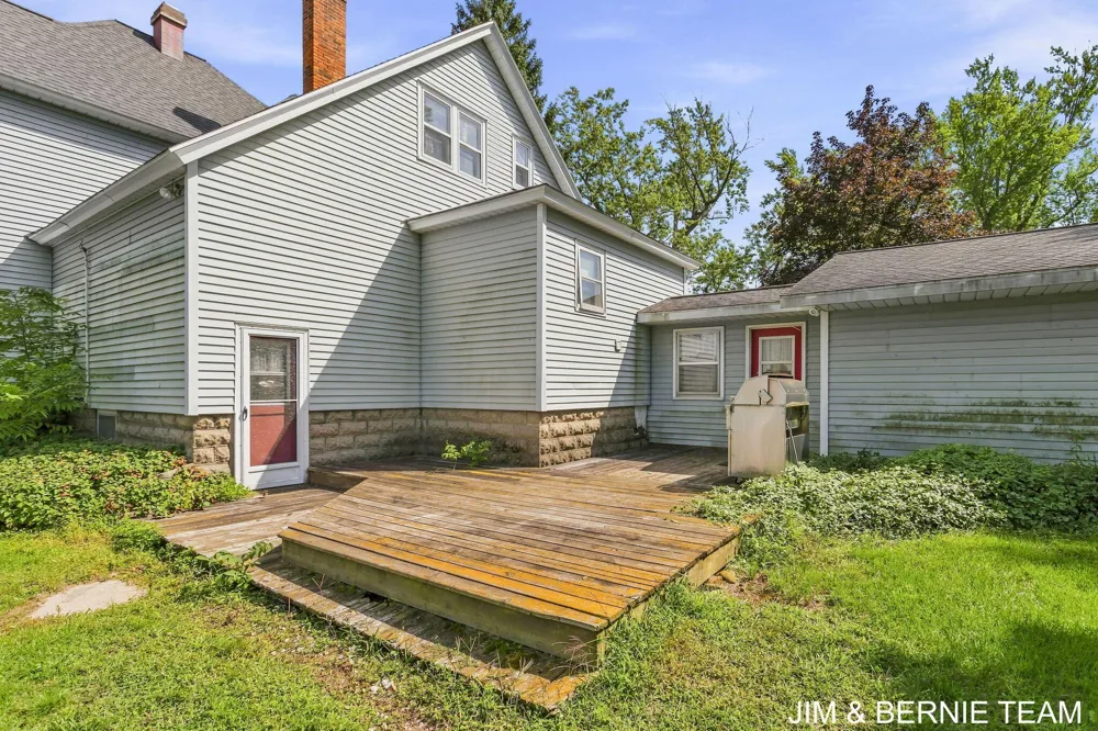 3185 104th Avenue Zeeland, MI 49464