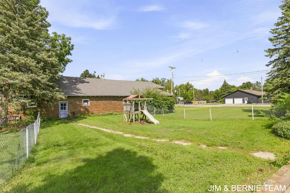 3185 104th Avenue Zeeland, MI 49464