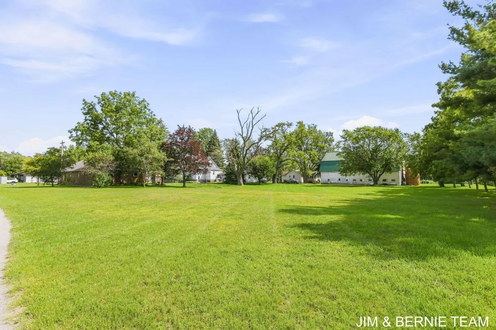 3185 104th Avenue Zeeland, MI 49464