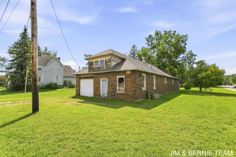 3185 104th Avenue Zeeland, MI 49464
