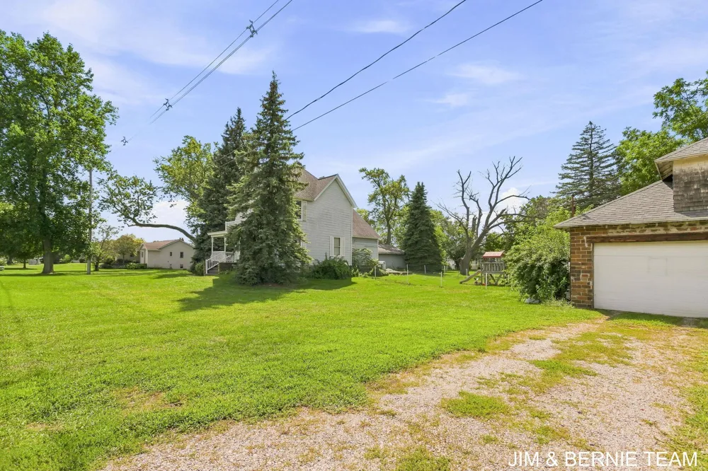 3185 104th Avenue Zeeland, MI 49464