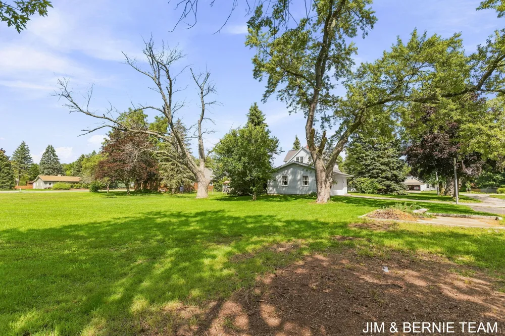 3185 104th Avenue Zeeland, MI 49464