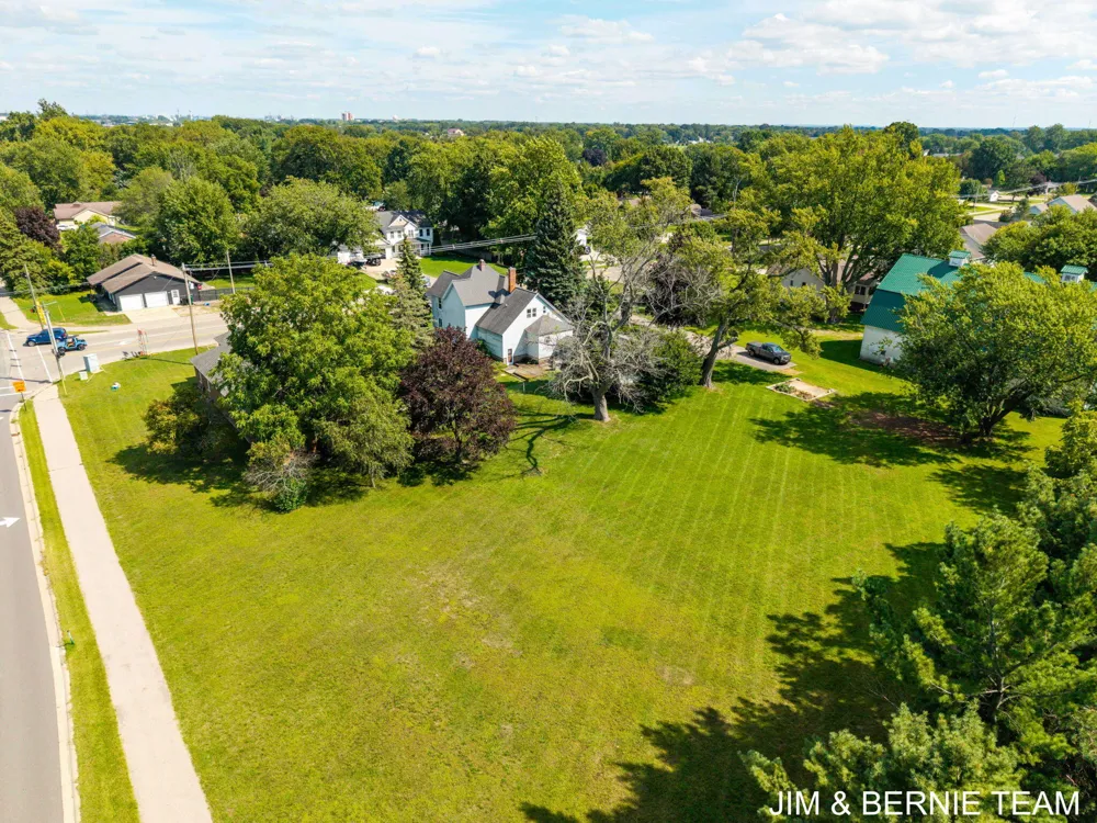 3185 104th Avenue Zeeland, MI 49464